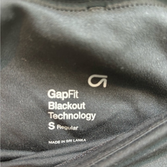 Gap fit cropped legging - Picture 2 of 3